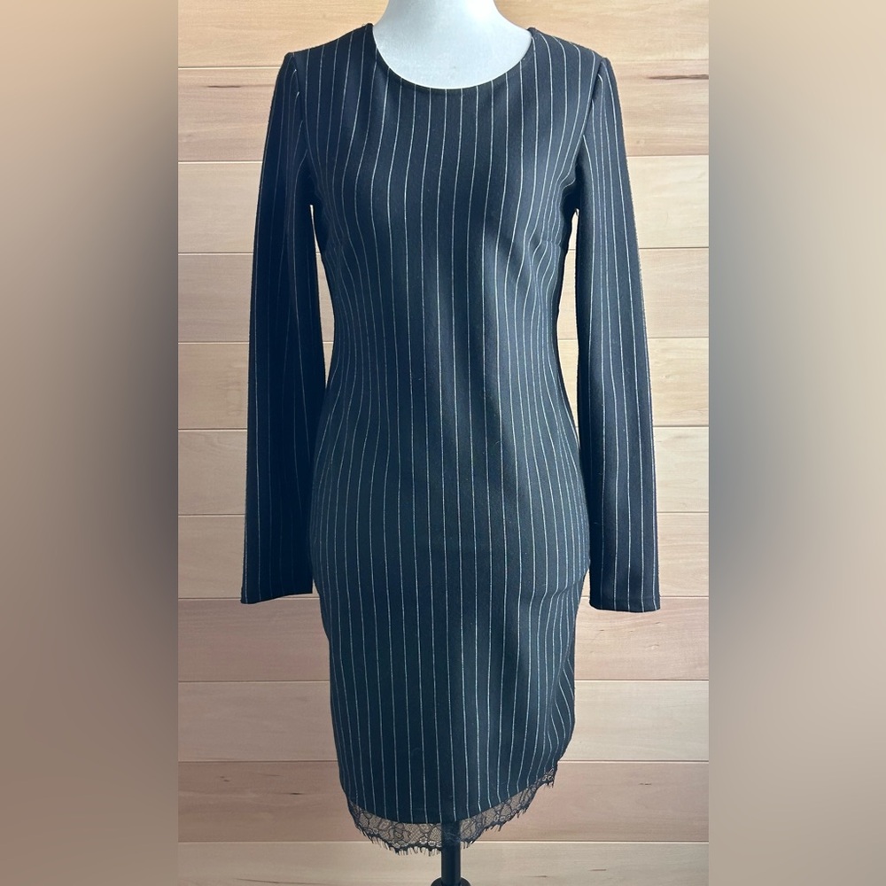 Dynamite Size S open-back lace black white pinstripe mini dress bodycon-style